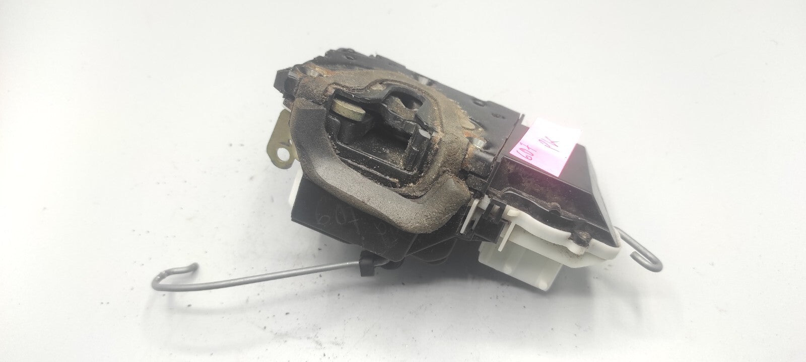 Peugeot 607 3.0i V6 Petrol 2002 LHD Front Left Door Lock