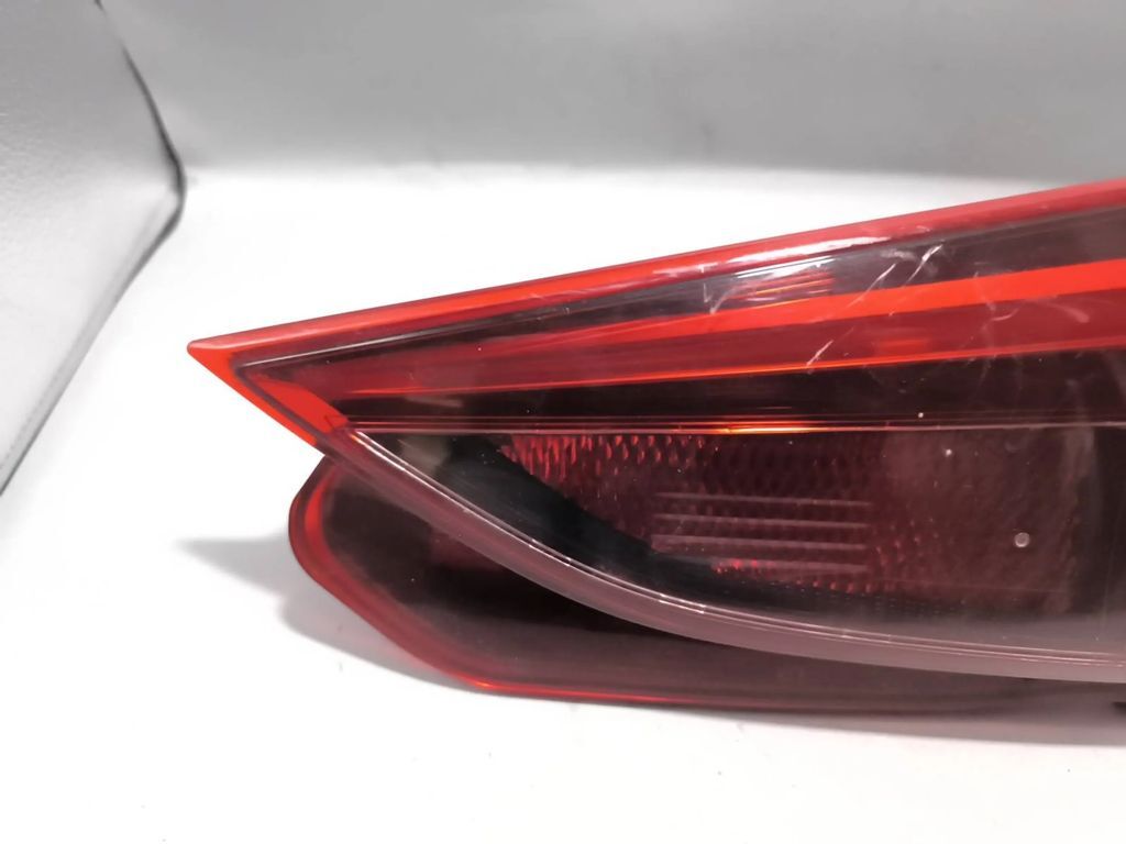 Mazda 3 BM III Hatchback 2014 Rear Right tailgate tail light lamp B45C513F0 