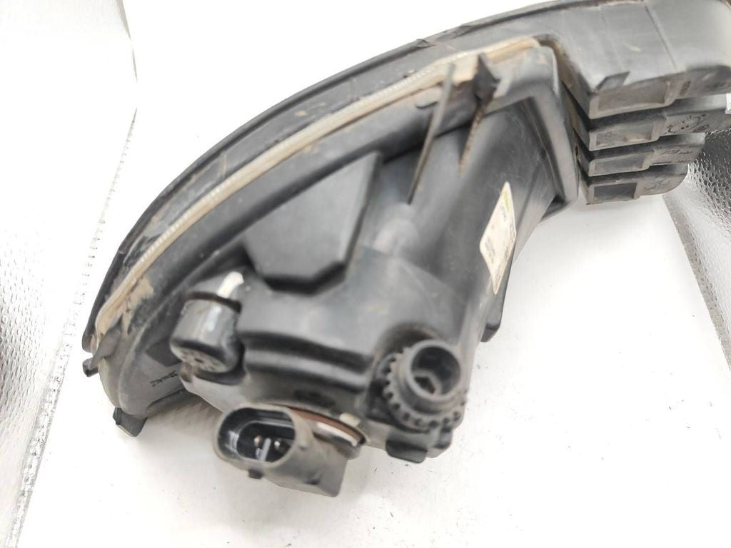 Ford Fiesta 2004 front bumper fog light grill 89202182 