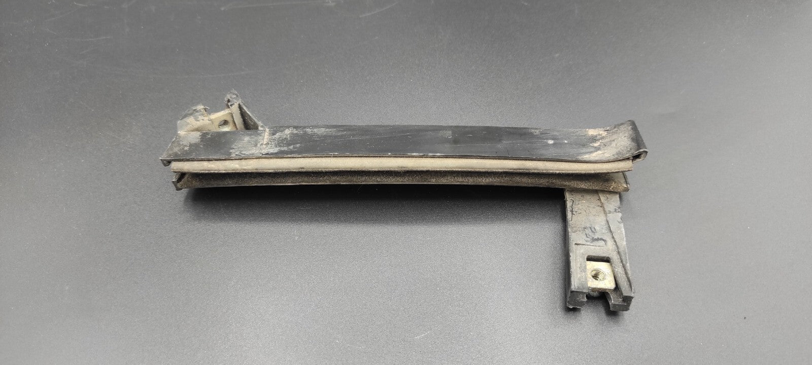 Alfa Romeo 147 1.9JTD 2002 Rear Right Door Window Guide 46556812