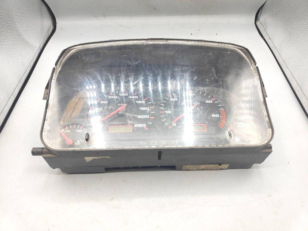 88311188 Volkswagen Golf III 1991 speedometer instrument cluster 