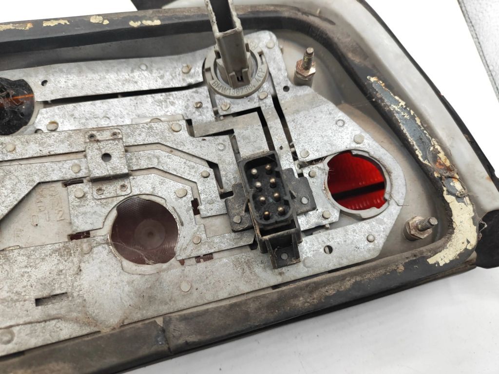 BMW 316i E36 Sedan 1992 LHD rear right tail light lamp BM012R 