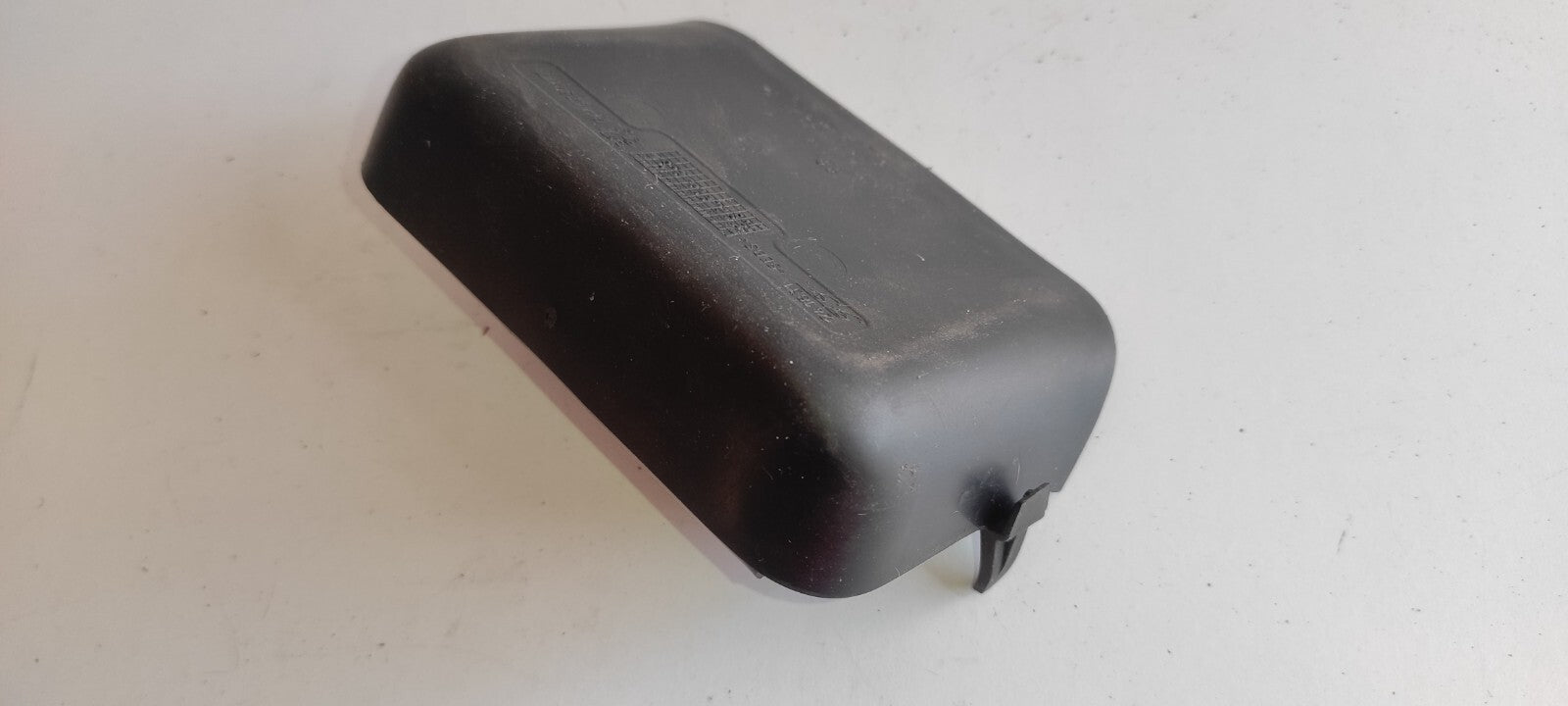 Peugeot 607 3.0i V6 2002 LHD Front Headlight Light Dust Cover 9644239177