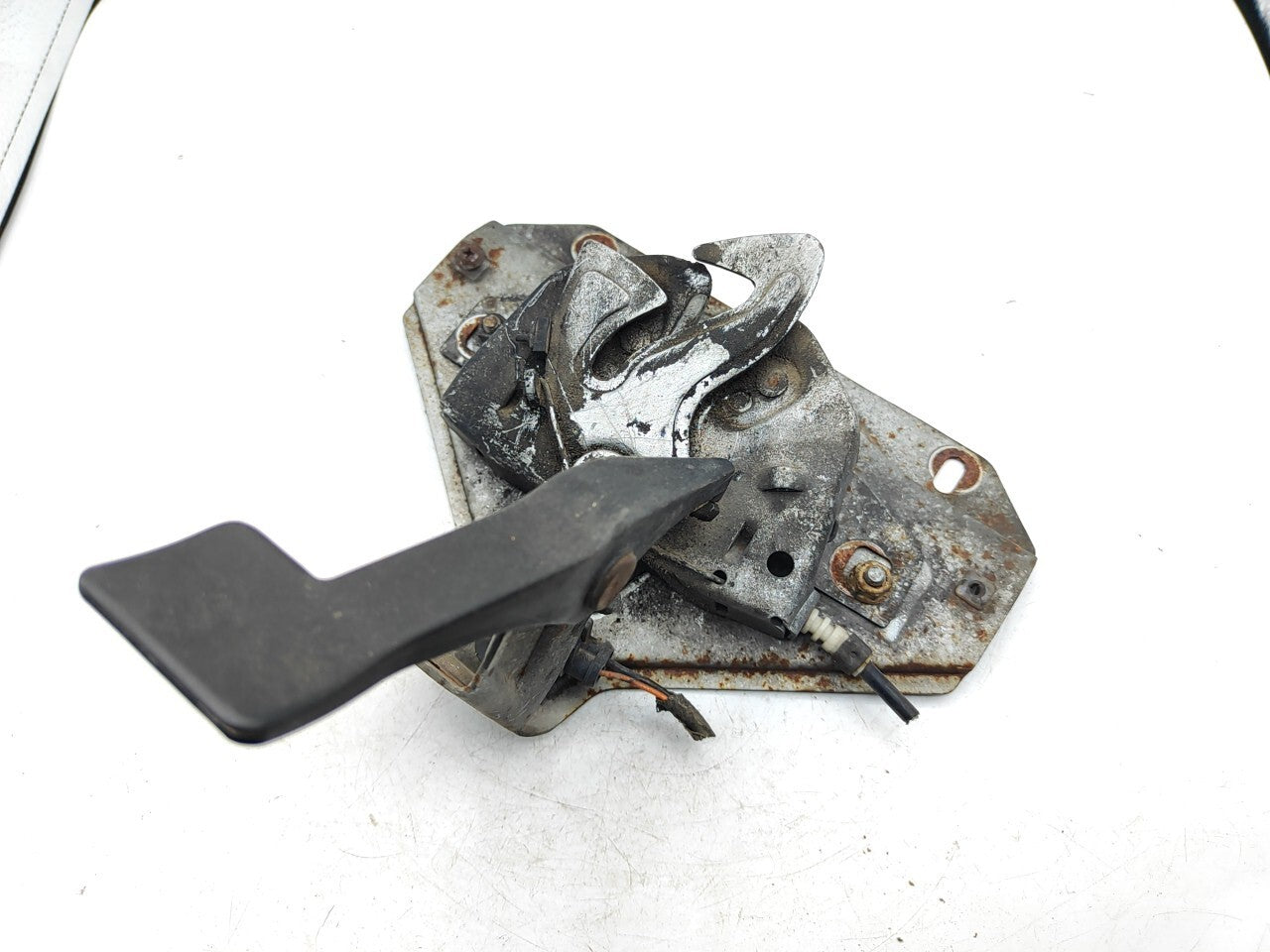 Alfa Romeo 166 2.4JTD 110kW 2001 Front Bonnet Hood Release Handle Lock