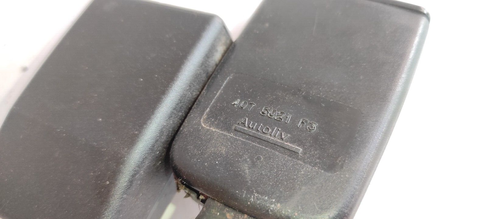 Peugeot 607 3.0i V6 2002 Petrol Rear Interior Seat Safety Seatbelt Buckle