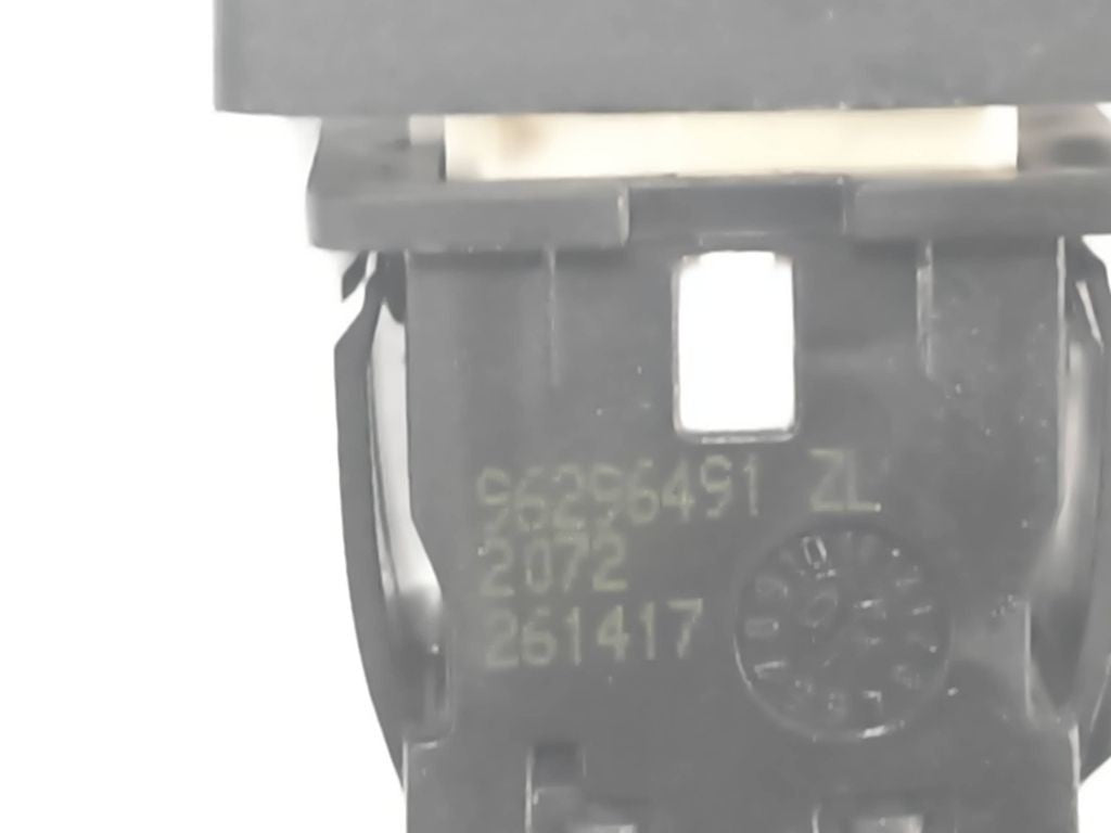 Peugeot 607 2004 Seat heating switch 96296491 