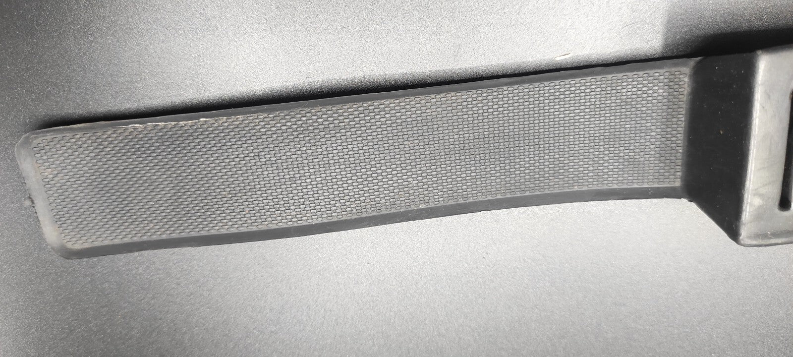 Alfa Romeo 156 2004 Center Console Middle Rubber Insert Mat 15602882904