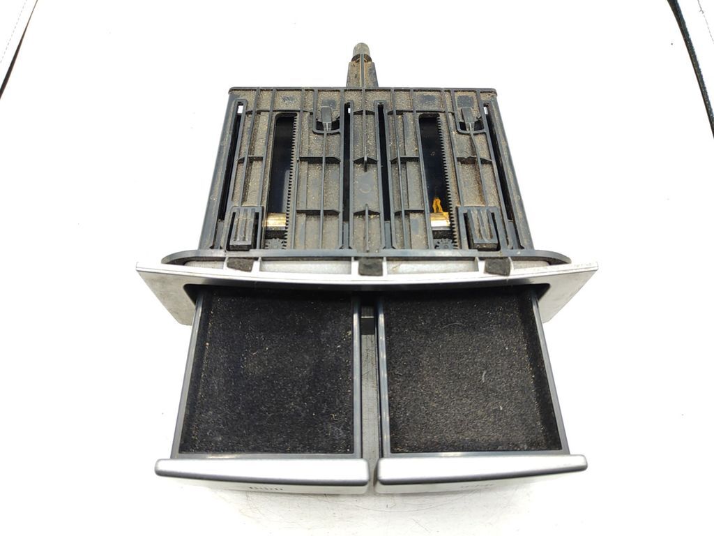 Alfa Romeo 147 2004 Front dashboard storage box compartment holder 7352990590 