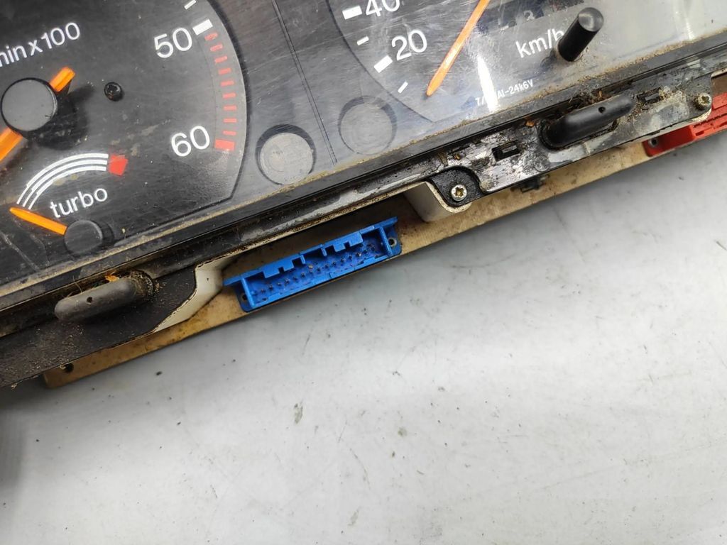 Renault 11 1990 LHD speedometer instrument cluster 9609162080 