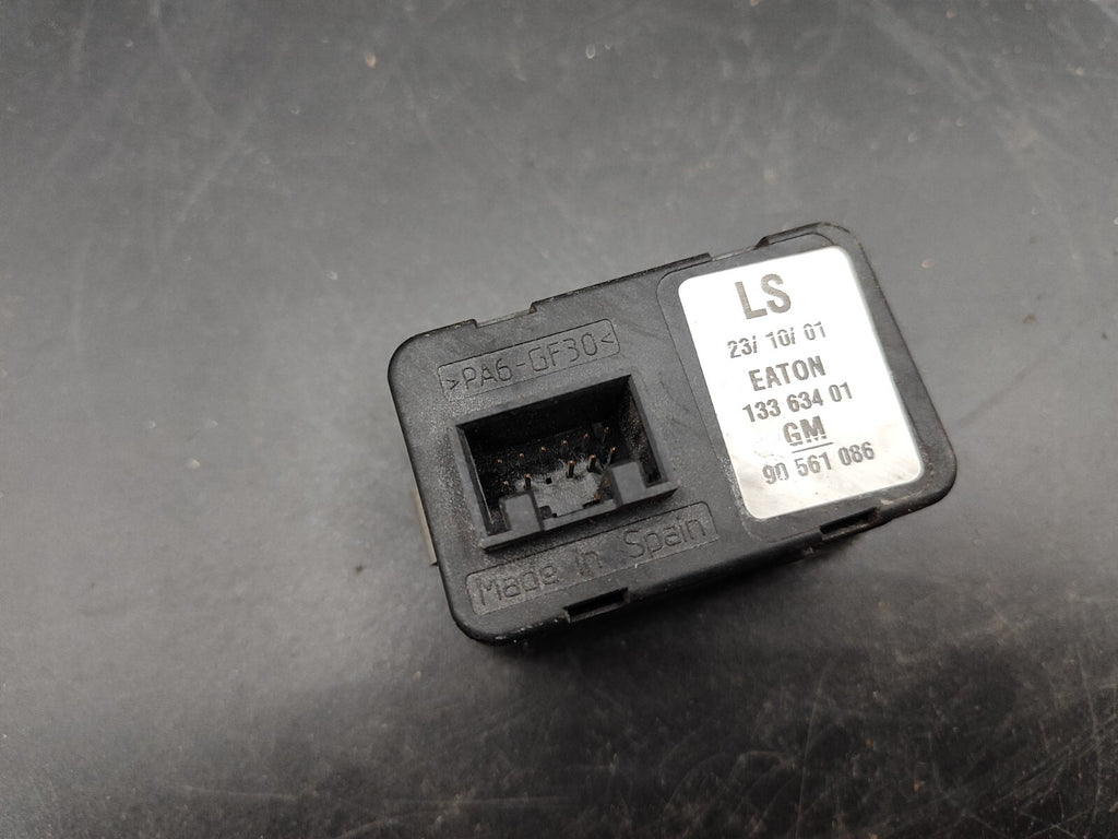 Opel Astra G 2000 Front Left Side Electric Window Switch 90561086
