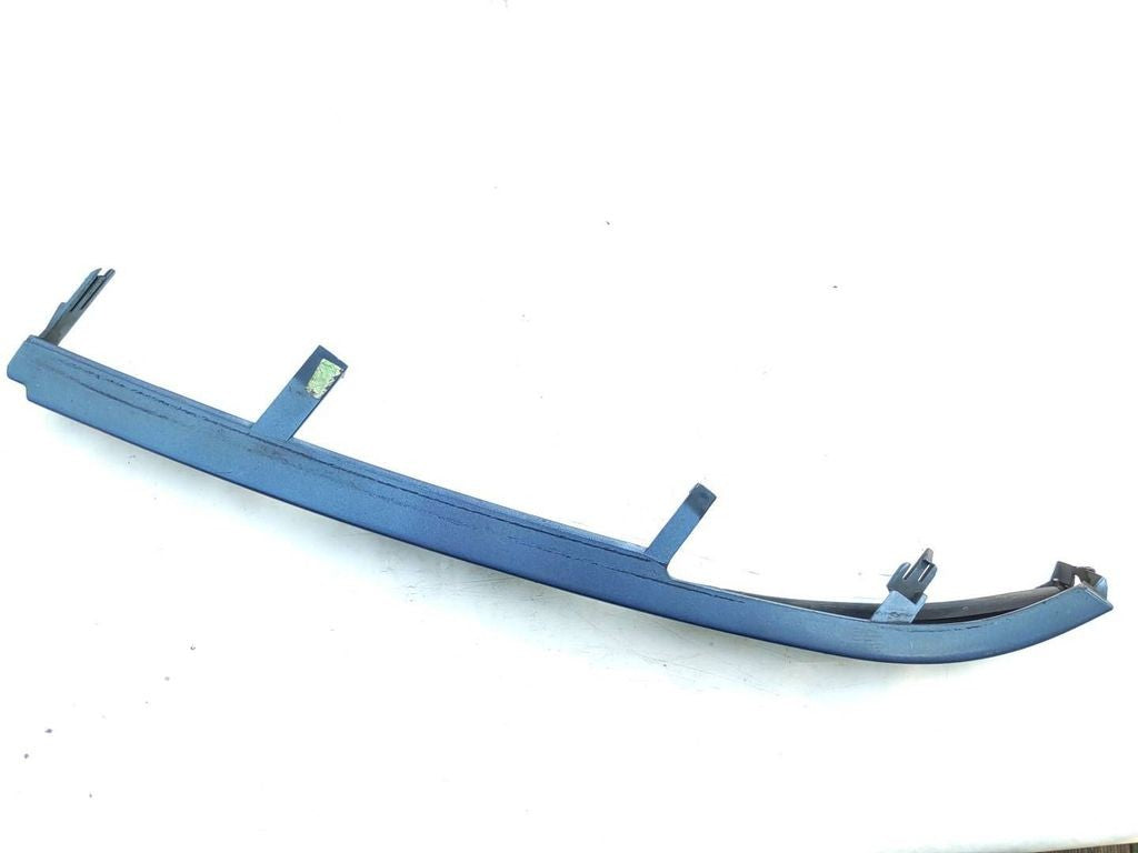 BMW 3 E46 2001 Right headlight headlamp surround trim 8208482 