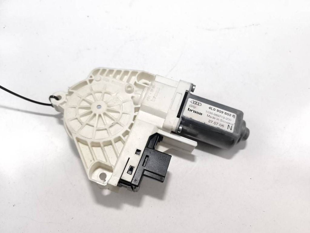Audi Q7 4L 2009 front right window regulator motor 4L0959802B 