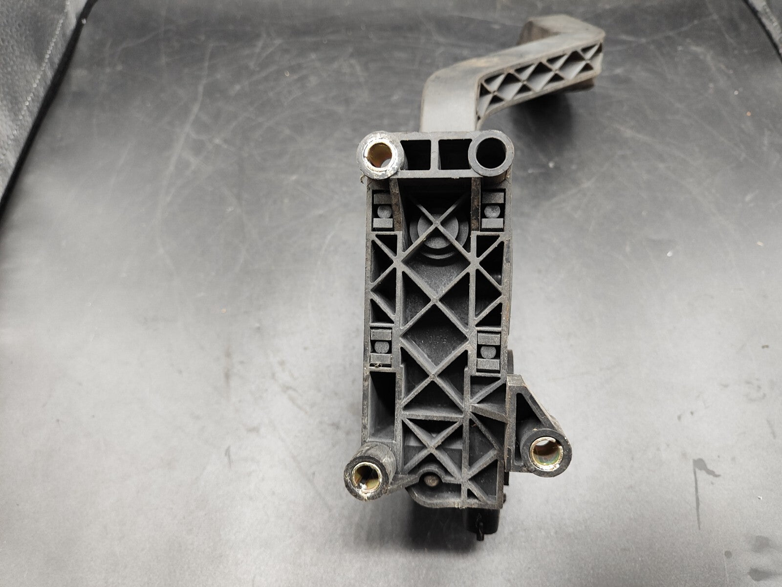 Fiat Punto 1.2 44kW 2005 Accelerator Throttle Pedal 46527295 0281002325