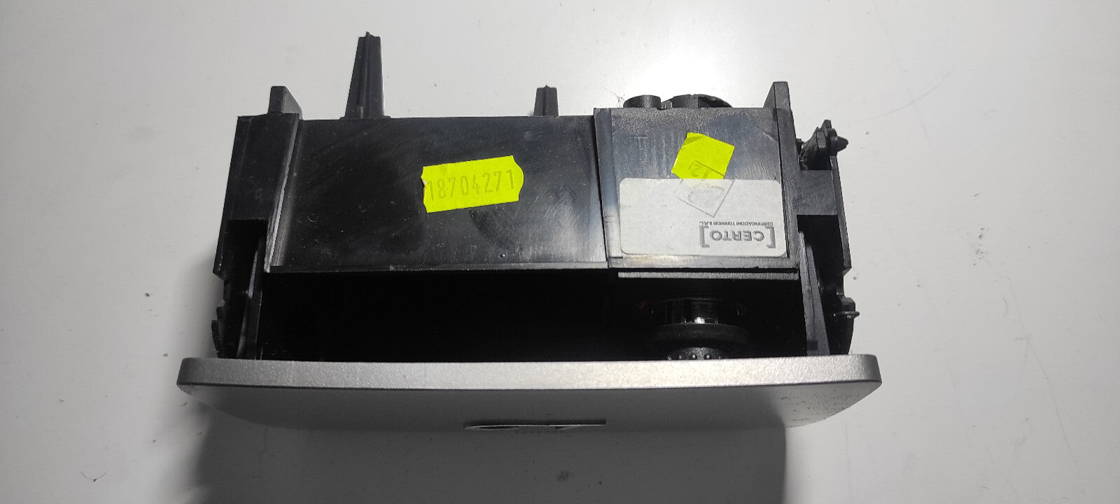 Alfa Romeo GT 1.9JTD 2004 LHD Front Dash Ashtray / Storage Copartment