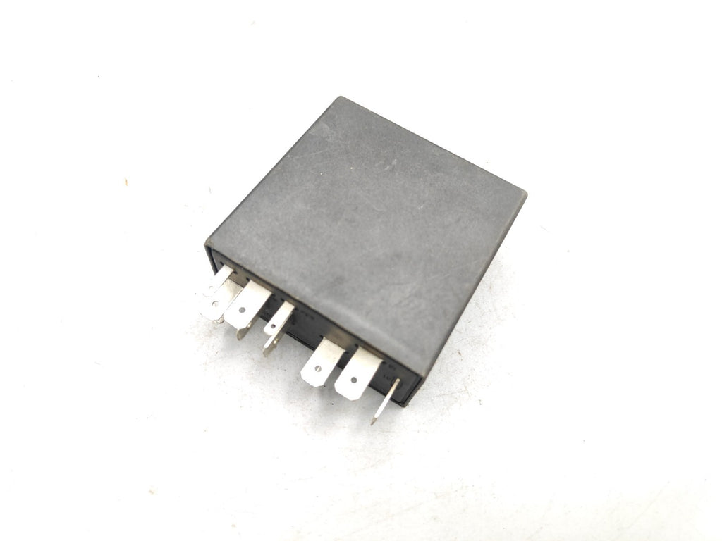 Volkswagen Passat B5 1998 Windshield Wiper Module ECU Relay 4B0955531A