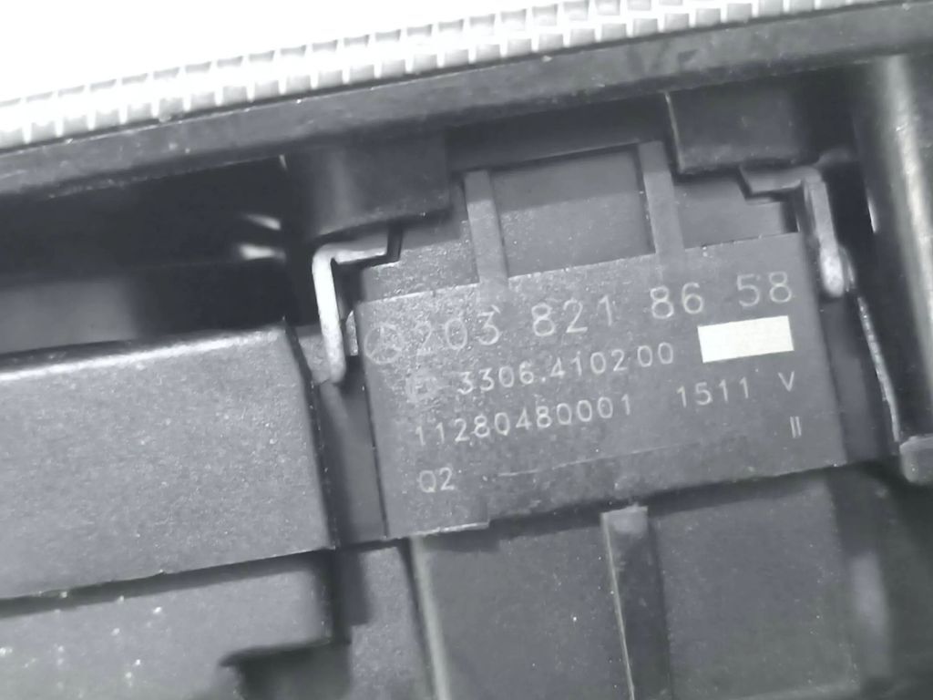 Mercedes-Benz C W203 2002 Front Center Panel AC heater control trim A203680 