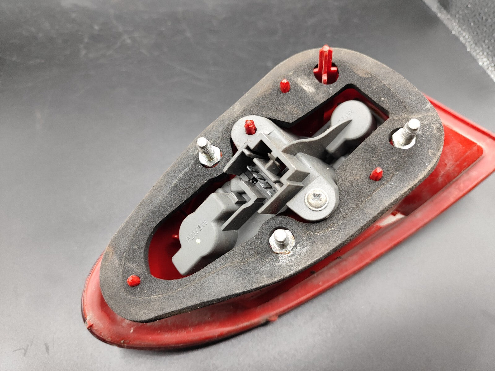 Alfa Romeo 147 1.9JTD 140HP 16V 2003 LHD Rear Right Taillight Lamp 46556347