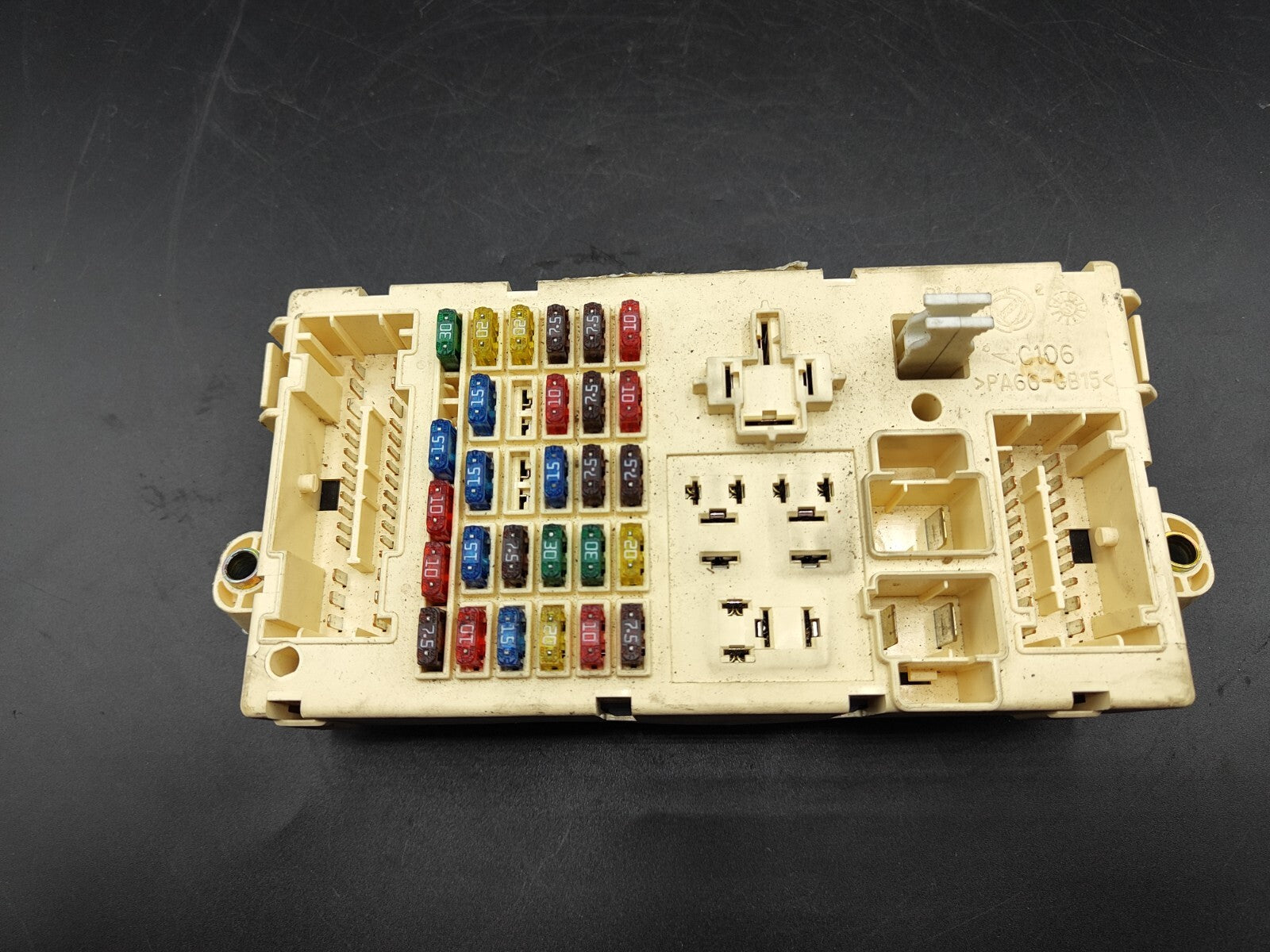 Alfa Romeo 147 8V 2003 Fuse Box Control Unit Module 46558758 467463750