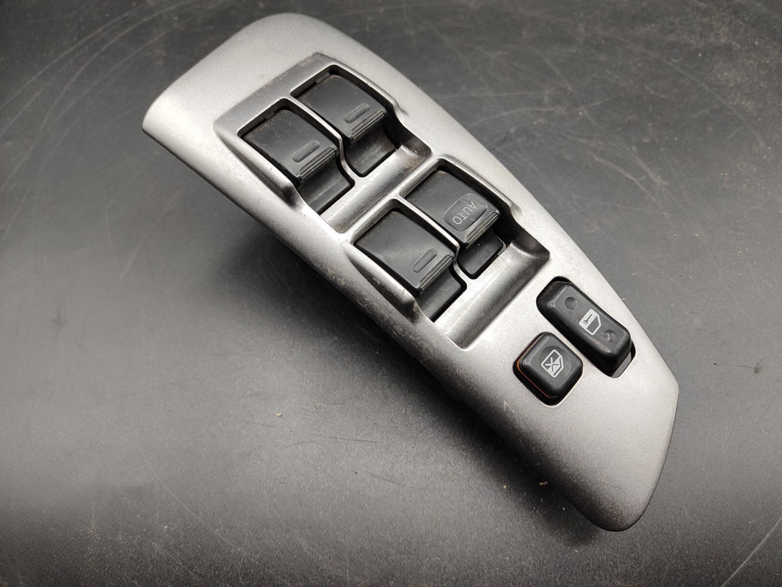 Pontiac Vibe 2004 LHD Front Left Electric Window Switch Button 7423201030