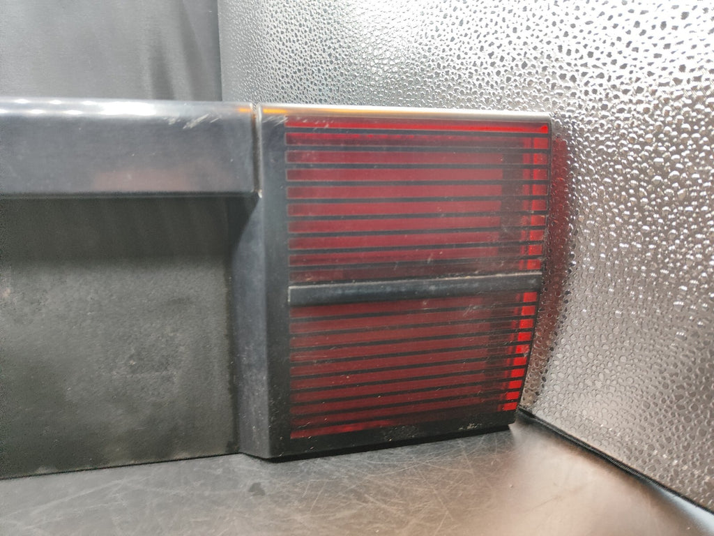 Opel Ascona C 1987 Rear Tailgate Trunk Boot Blenda Number Plate Bar ZB138302