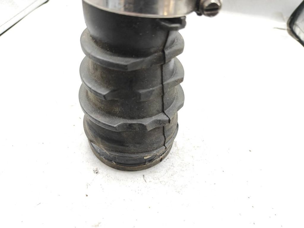 Citroen C5 2.2HDI 2009 Diesel intercooler hose pipe 040730D 