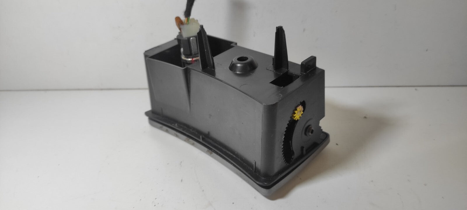 Alfa Romeo GT 1.9JTD 110kW 2005 Front Dash Ashtray / Storage Copartment