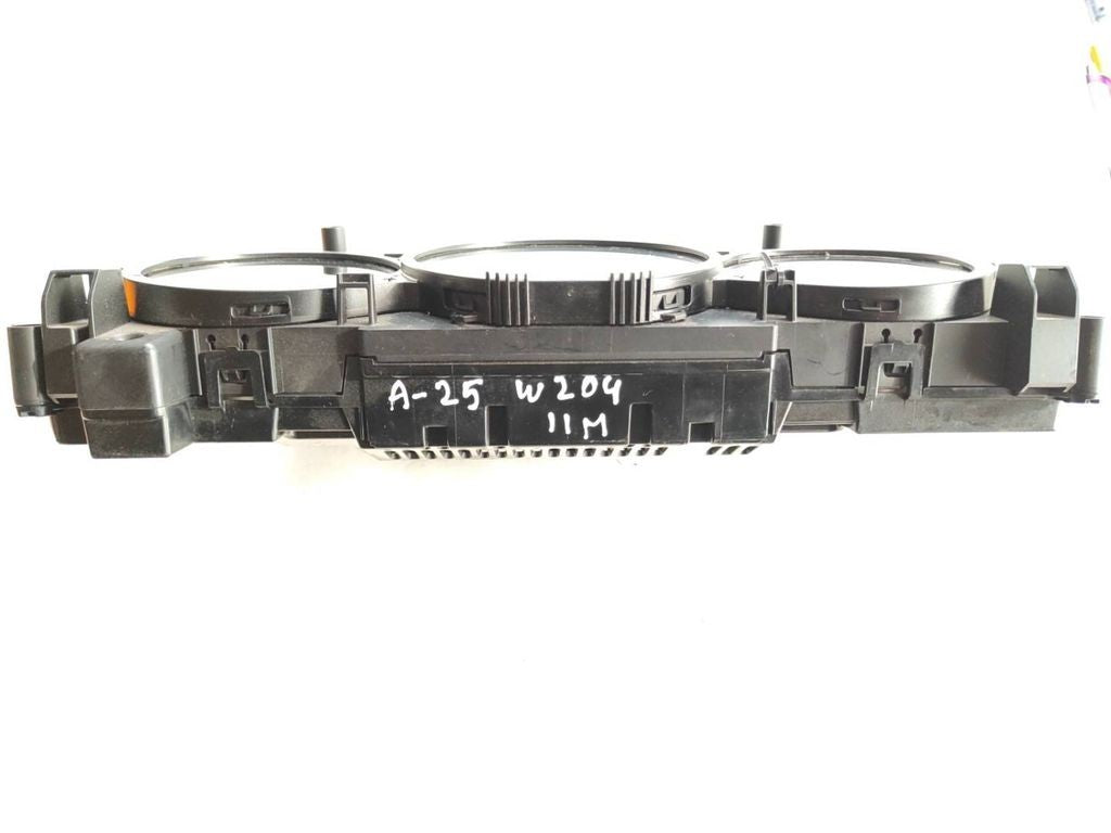 A2049002708 Mercedes-Benz C W204 2011 RHD speedometer instrument cluster 