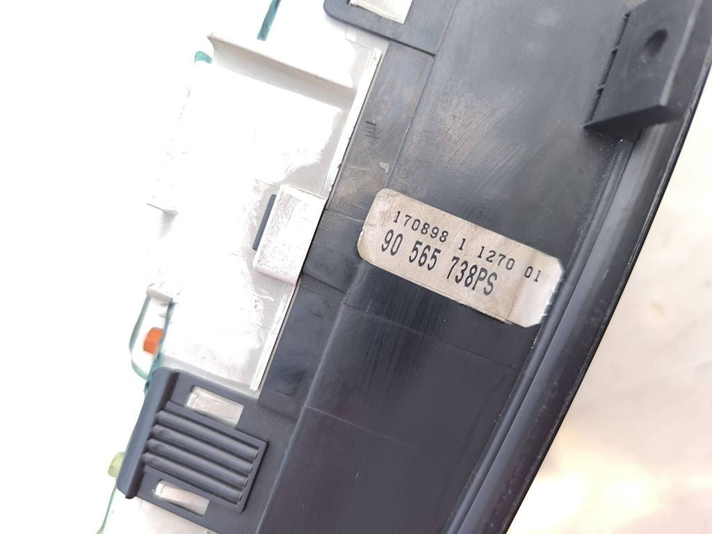 90565738 Opel Omega B1 1999 Diesel speedometer instrument cluster 