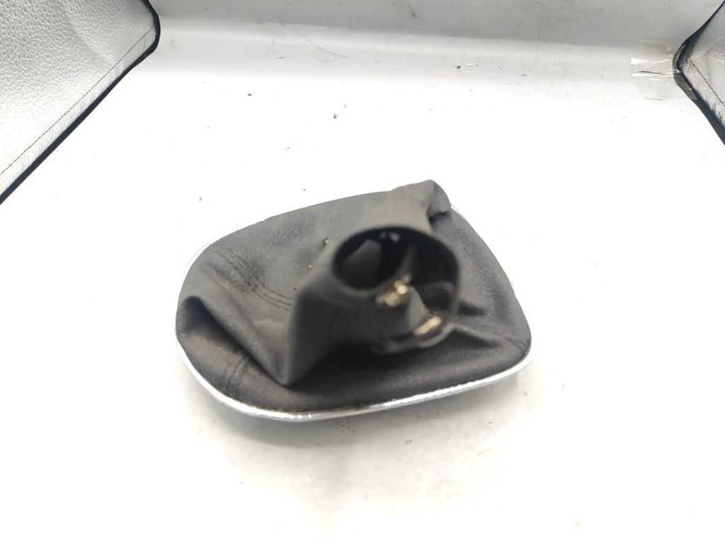 Alfa Romeo 147 Facelift 1.9JTD 2006 Gear shifter surround trim plastic 