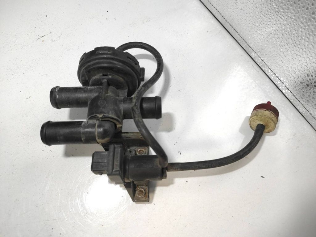 Saab 9-5 2.0T 110kW Petrol 2000 Water heater control valve 90457666 