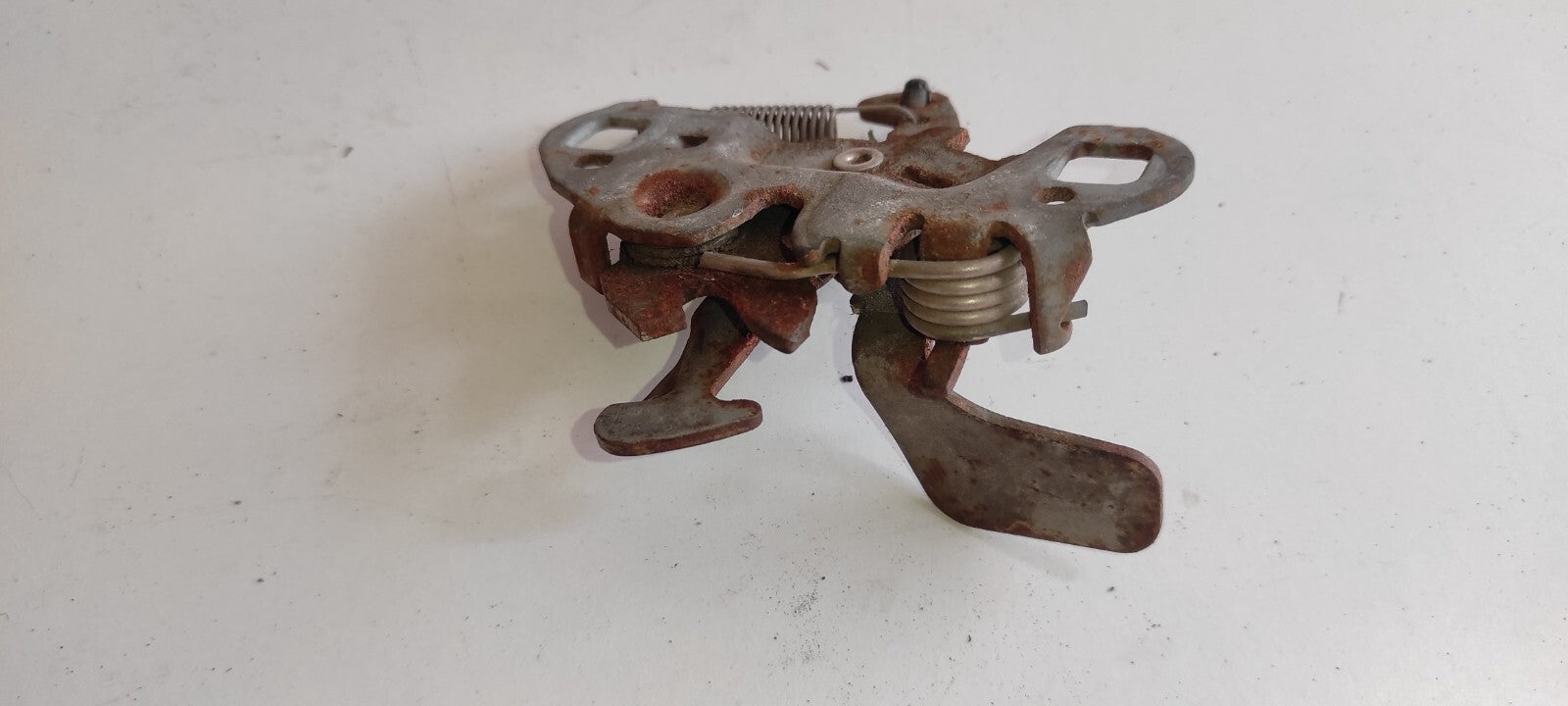 Peugeot 607 3.0i V6 2002 Front Bonnet Hood Lock Latch Mechanism