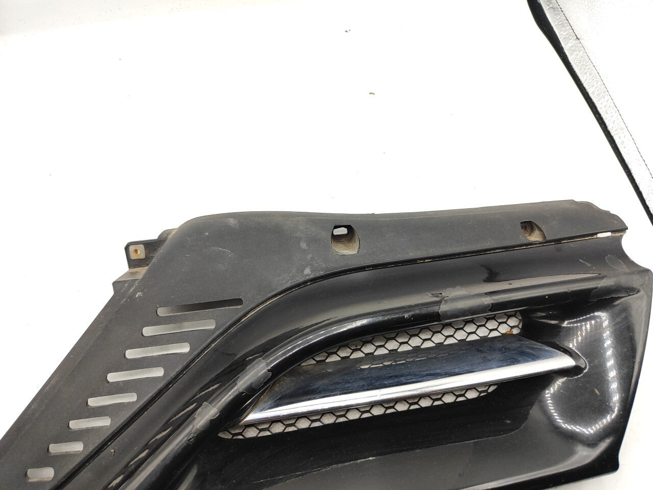 Alfa Romeo 166 2003 Front Left Bumper Upper Grill 156016558 BLACK