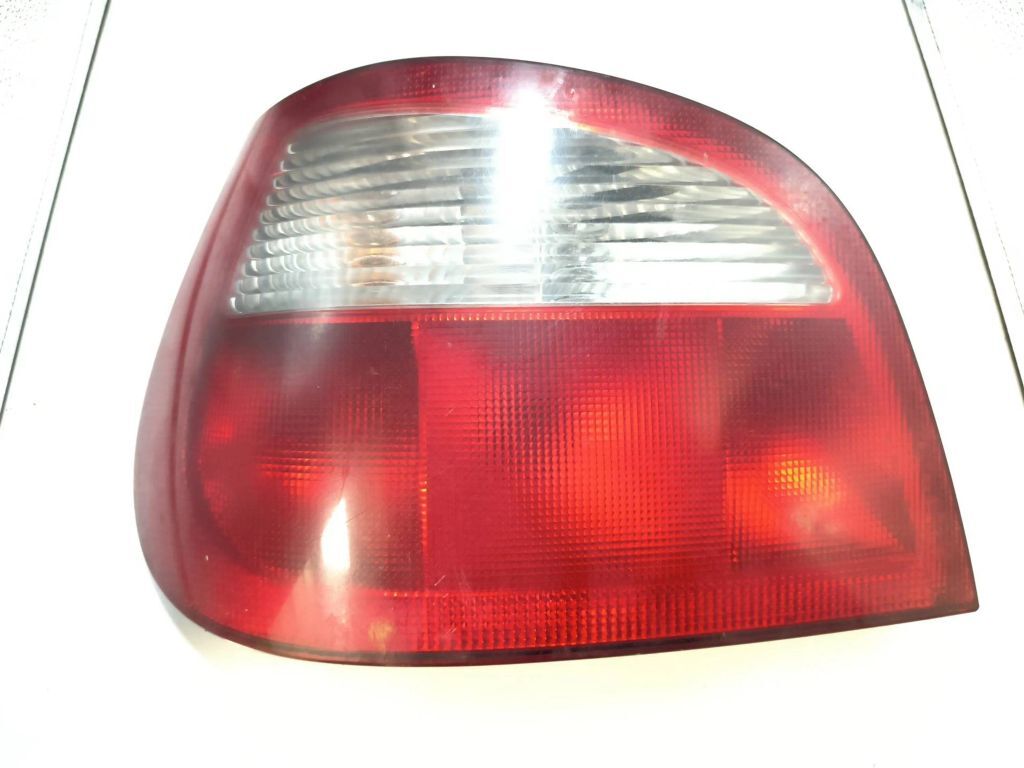 Renault Megane I 2001 rear left tail light lamp 7700428320 