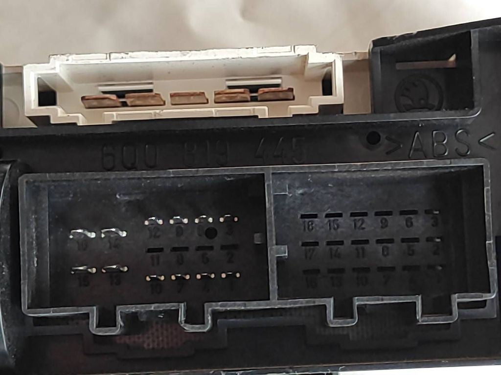 Volkswagen Fox 2008 Climate control unit module 6Q0819045T 