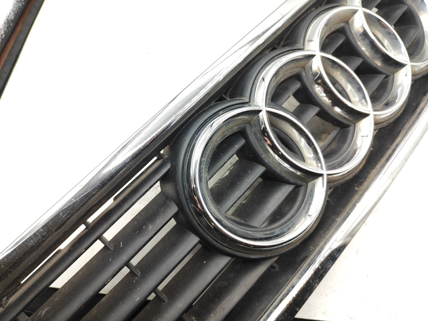 Audi A4 B5 1.8T Petrol Avant 1998 Front Upper Bumper Grill 8D0853651J