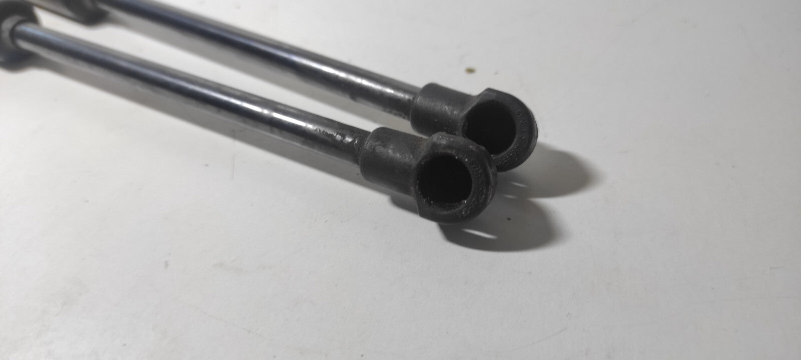 Alfa Romeo 147 1.9JTD 110kW 2004 Front Bonnet Hood Spring Shock 46739202