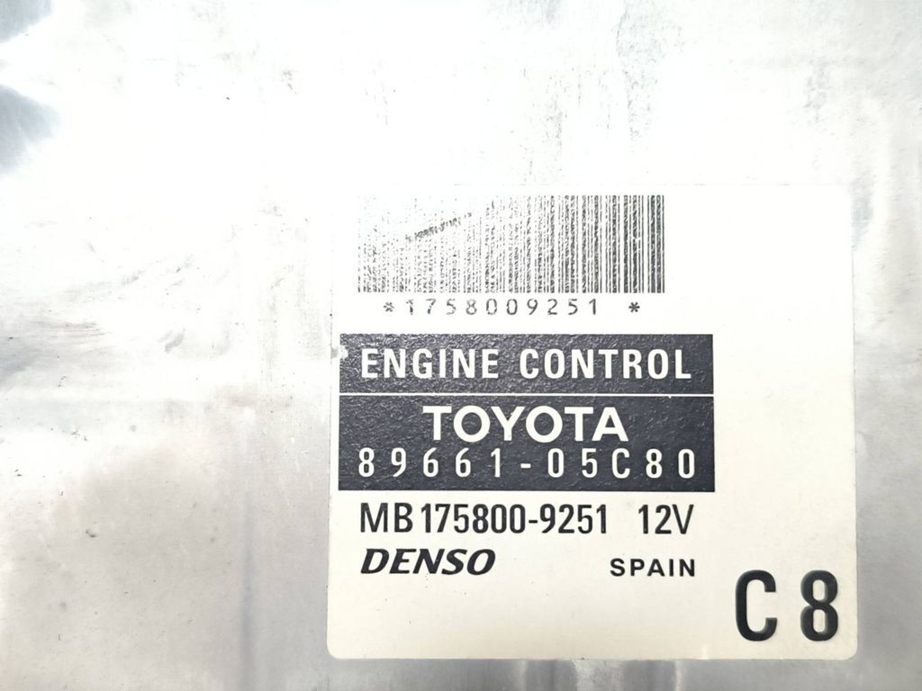 Toyota Avensis T250 2.2 2003 Engine control unit module ECU 8966105C80 