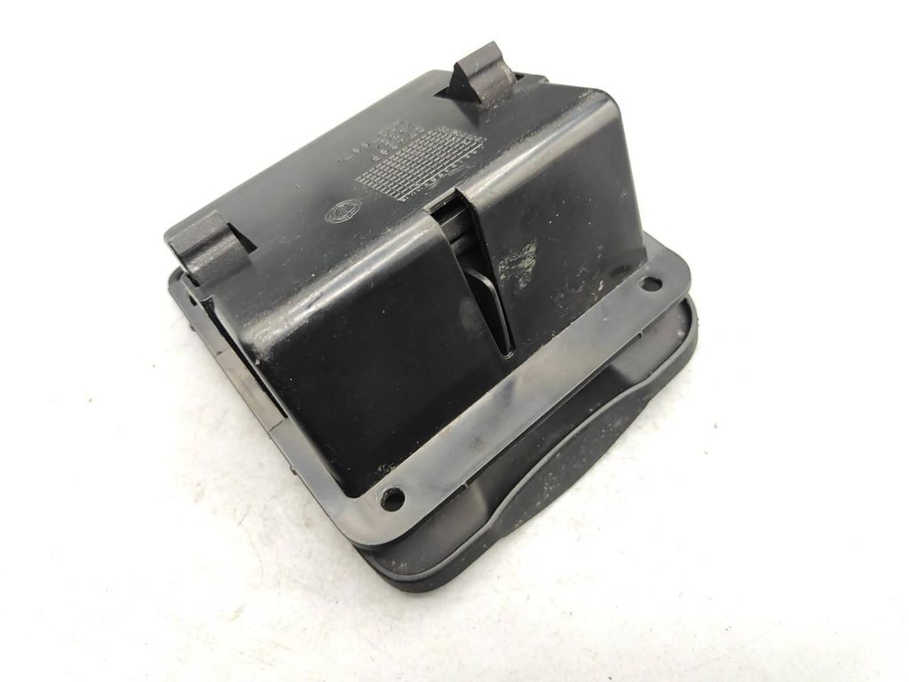 Alfa Romeo 159 2.4JTDm 147kW Saloon 2006 Rear ashtray insert LS376671 