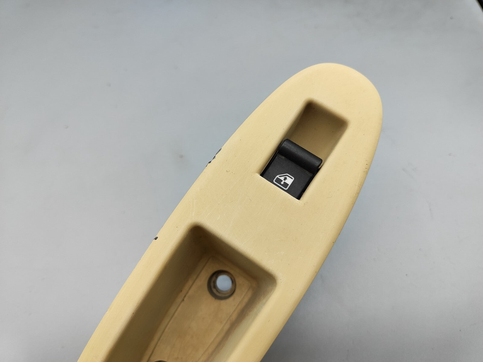 Alfa Romeo 159 1.9JTD 2008 Rear Right Electric Window Switch Yellow 156055038