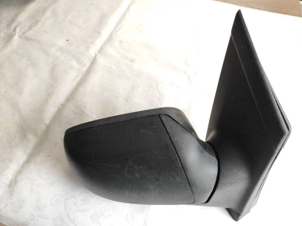 Ford Focus 2006 Right electric wing mirror E9014292 