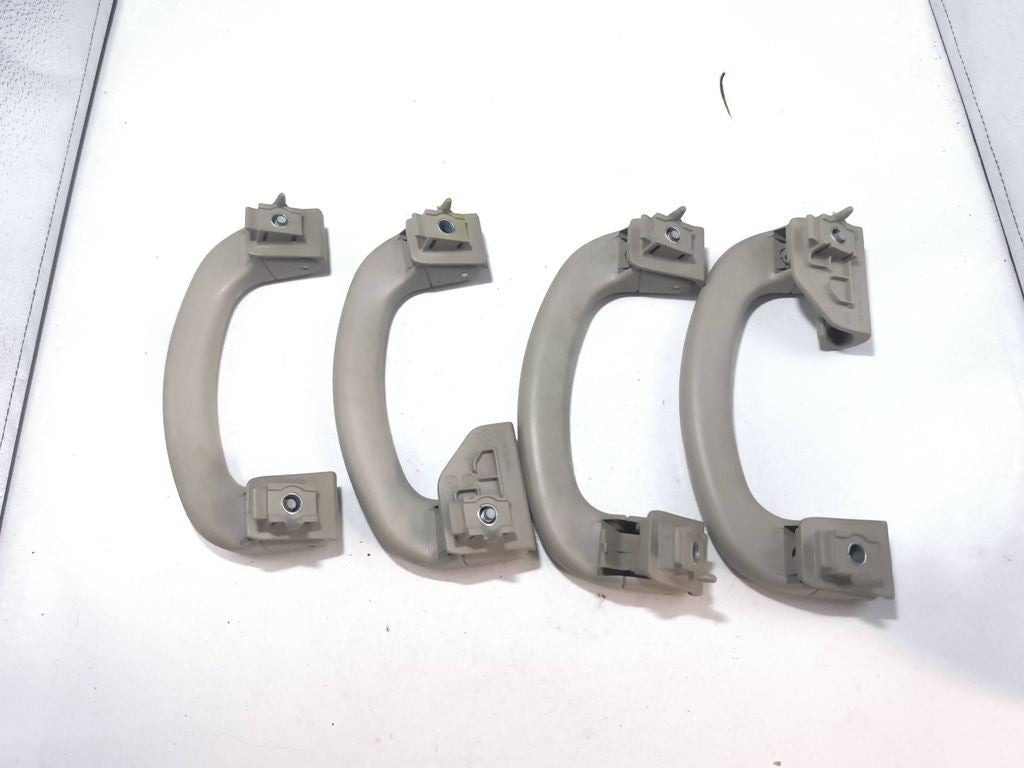 Alfa Romeo 159 2.4JTDm 2007 A set of roof handles 