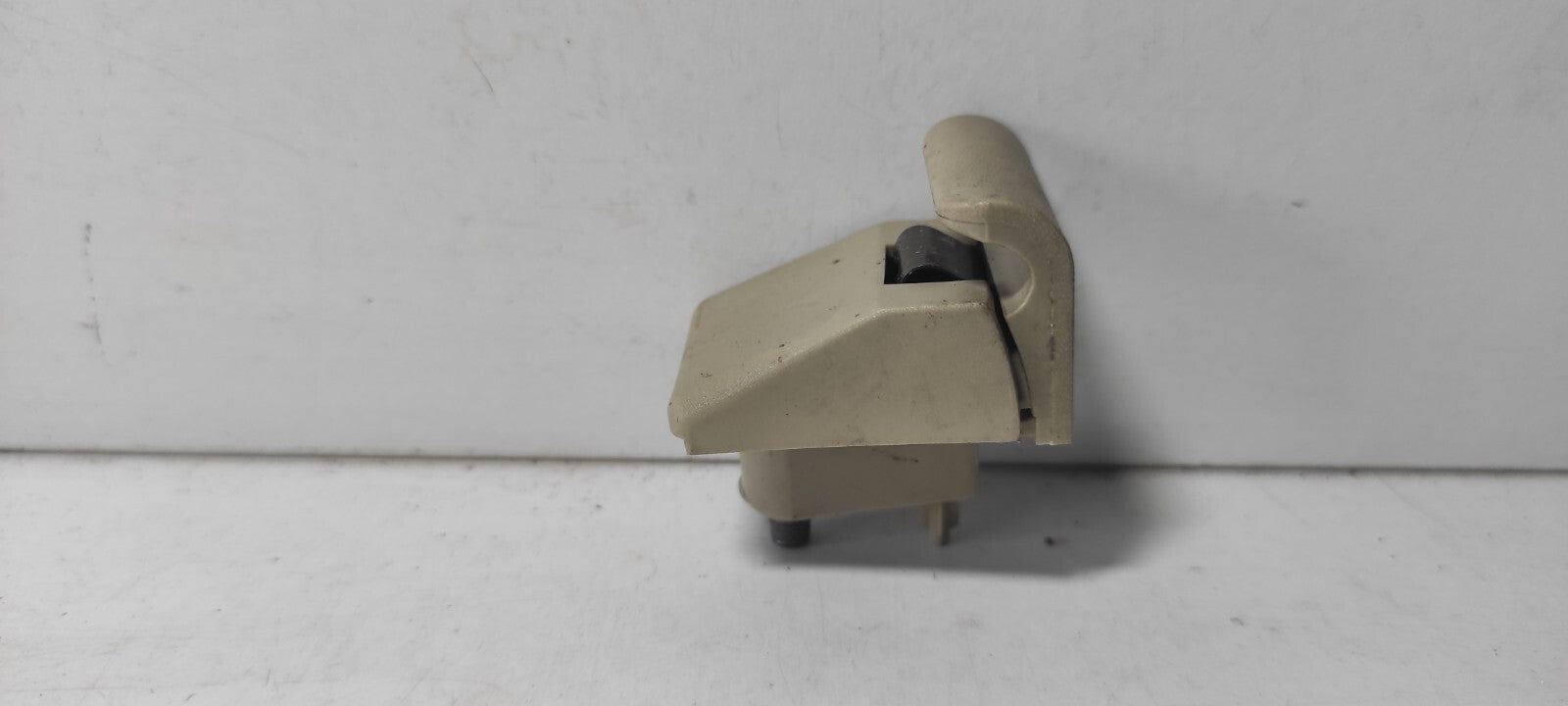 Alfa Romeo 166 2.4JTD 2002 Front Sun Visor Clip / Bracket /Mount