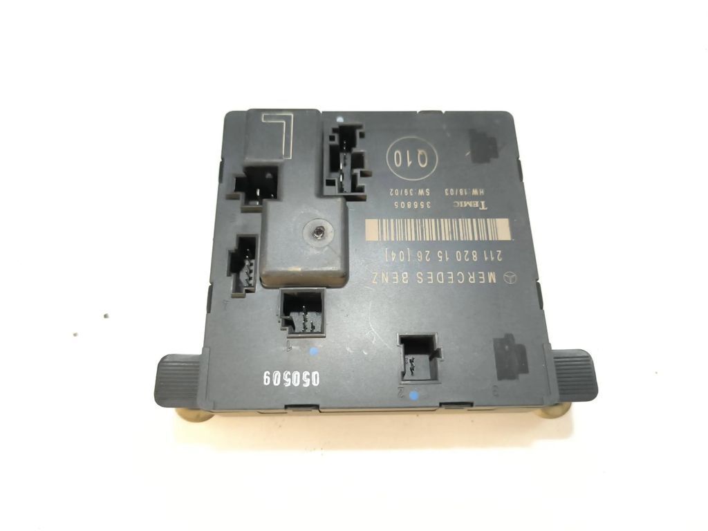 Mercedes-Benz E W211 2003 Rear left door control unit module 2118201526 