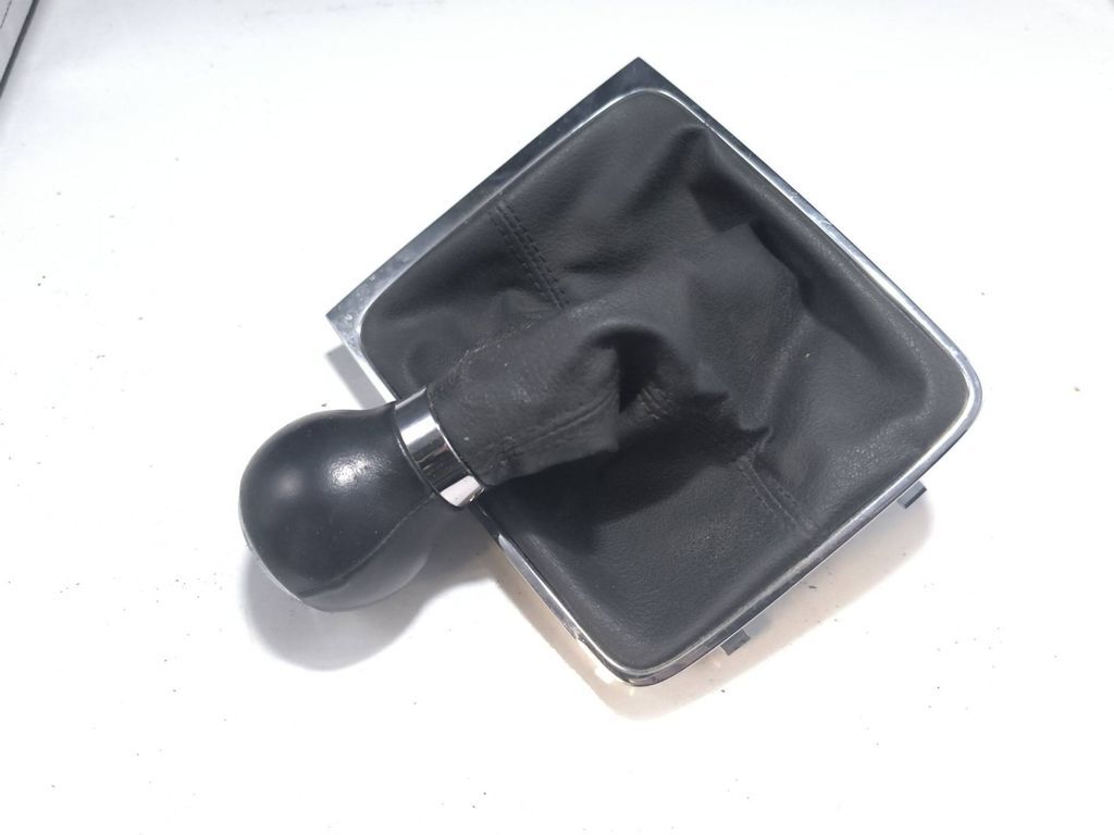 Volkswagen PASSAT B6 2008 Gear lever shifter trim leather knob 