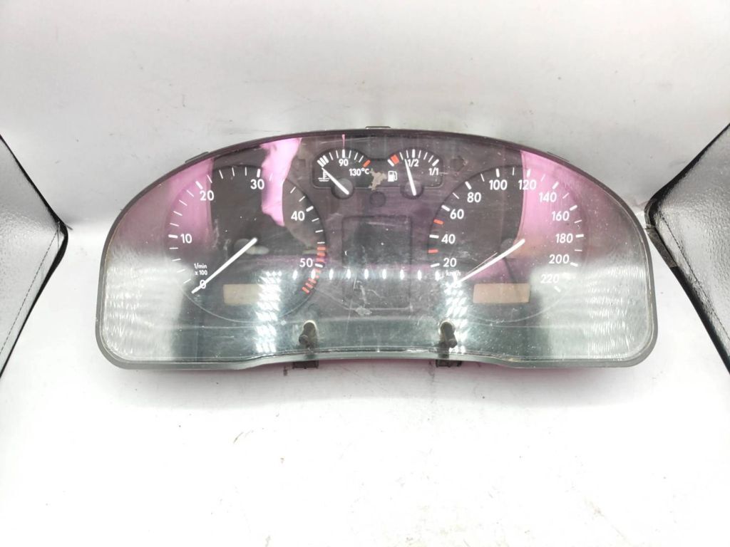 09051969906 Volkswagen PASSAT B5 1997 speedometer instrument cluster 