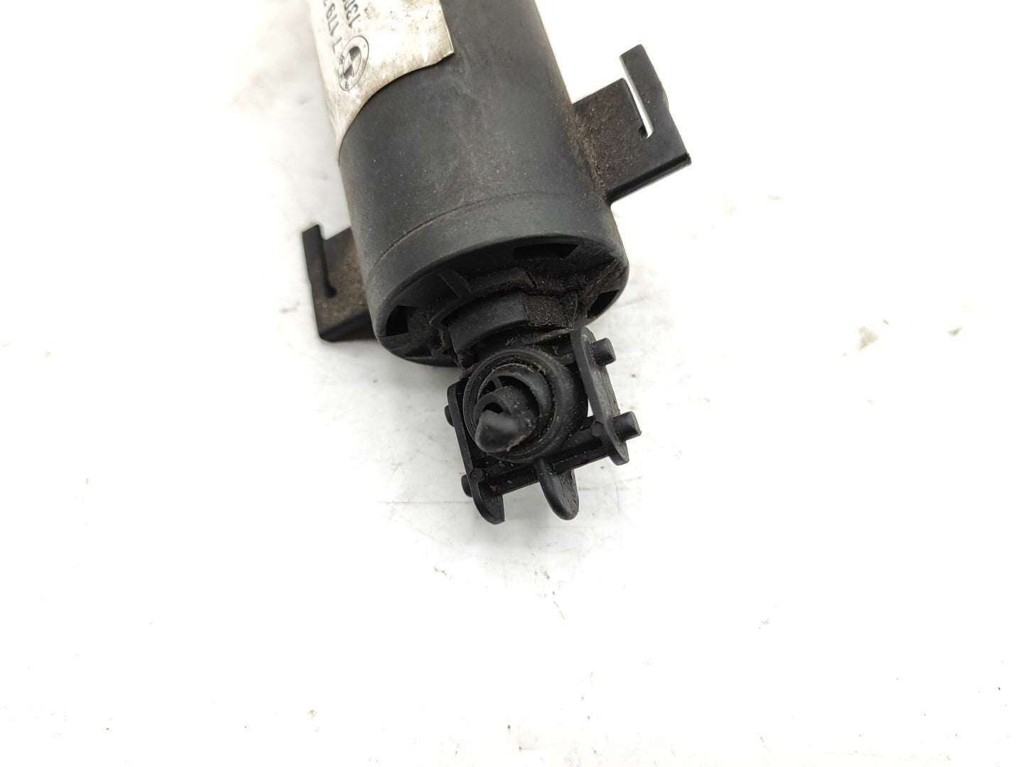 BMW 3 Series E90 E91 Front Headlight Washer Spray Nozzle 7179311 13037710