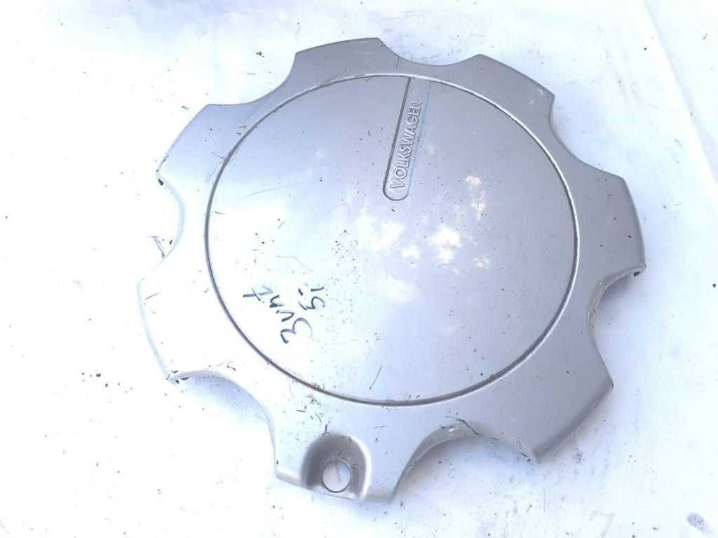 Volkswagen PASSAT B4 1995 R14 wheel hub cap trim 357601147A 
