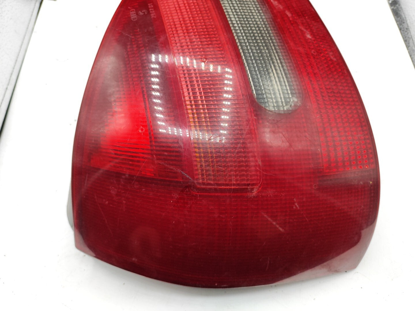Audi A3 8L 1.8i 1999 LHD Rear Left Side Taillight Light 8L0945095A