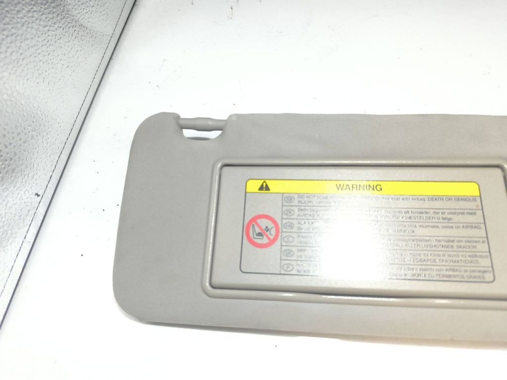 Toyota Avensis T250 2.2D-CAT Diesel 2006 LHD Front Right sun visor 