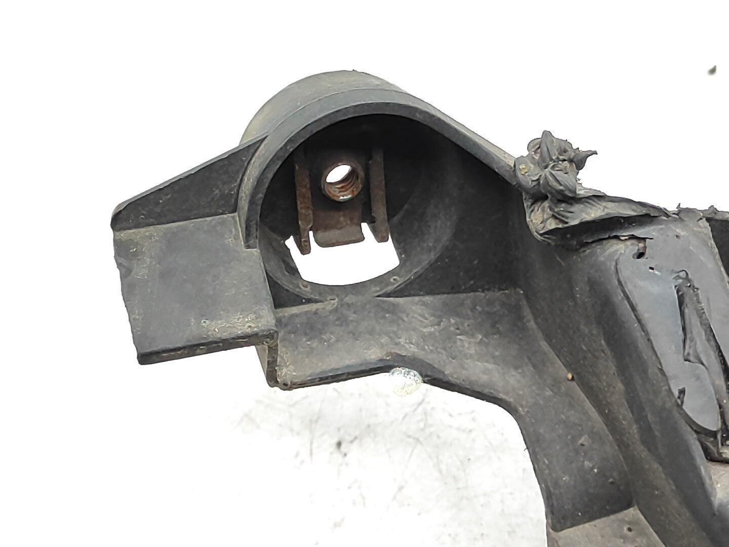 BMW E90 E91 330D 170kW 2006 Front Left Headlight Bracket 7116707 51647116707